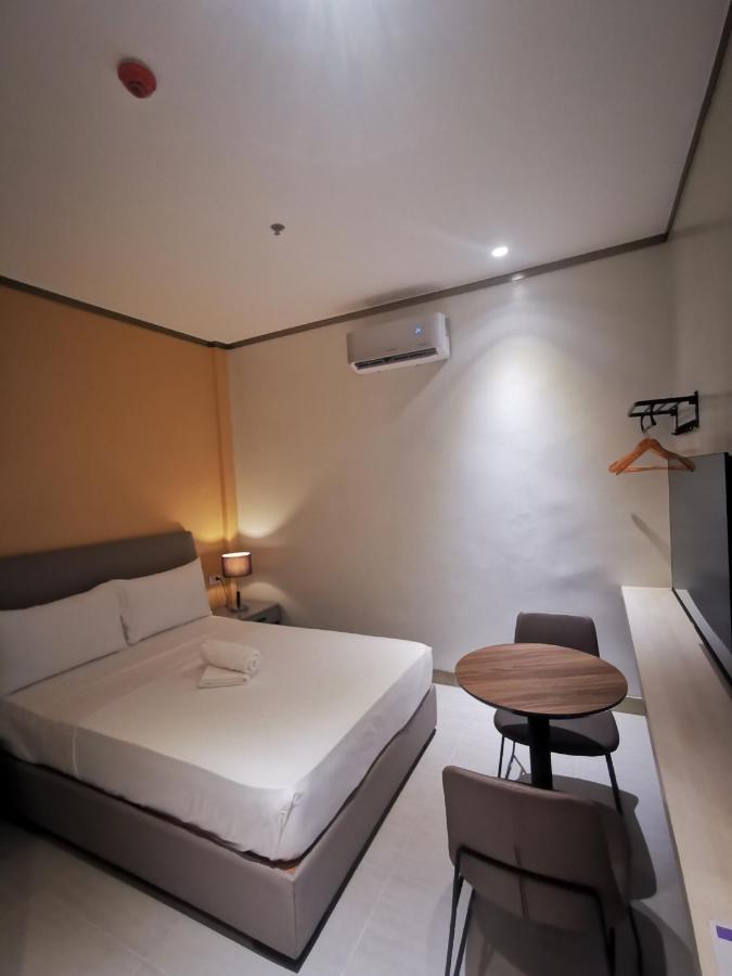Yes Hotel Imus Cavite Luaran gambar